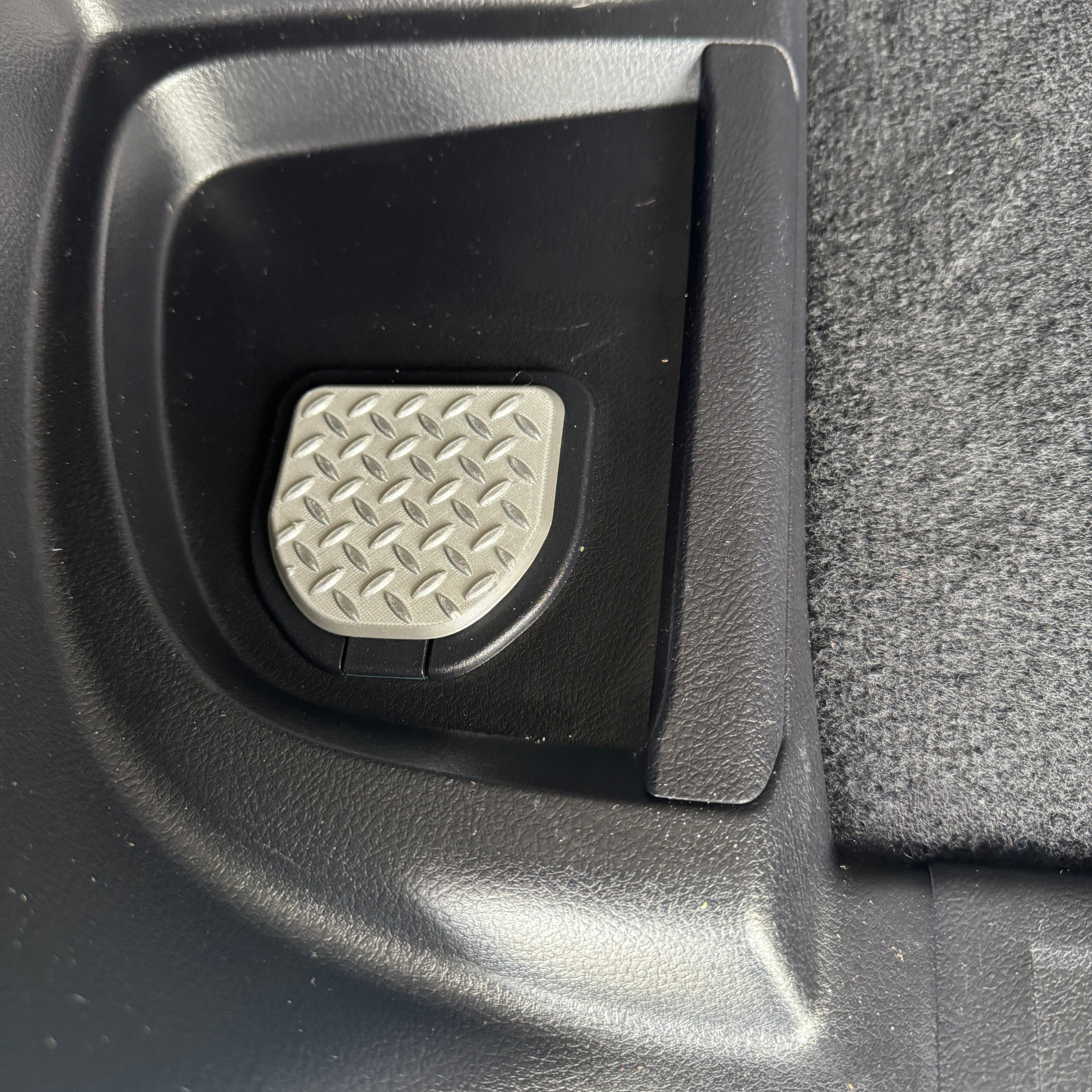 Designer D-ring Accessories - Honeycomb Design. Eliminate dirt buildup and endless cleaning.